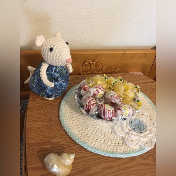 Crocheted Miss Mouse 🫐🐁 - Picture 4 of 4